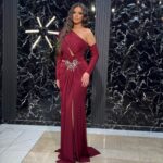 Duga haljina na jedno rame