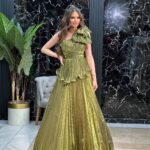 Plisirana Balska Haljina Olive Glam - Slika 2