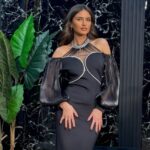 Midi haljina sa cirkonima oko vrata