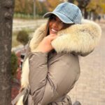 Duga parka sa svetlim krznom