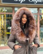 Duga ženska parka sa prirodnim krznom