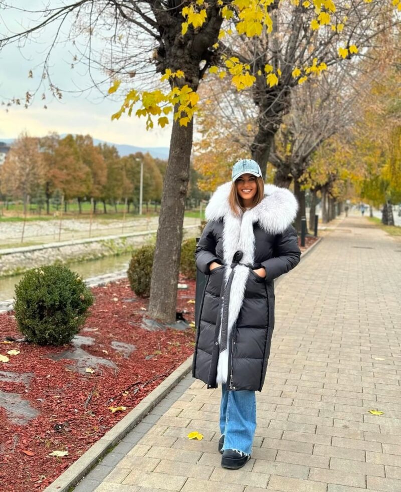 Parka crna sa belim krznom - Image 4