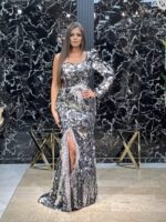 Srebrna duga haljina sa paricama