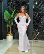 Duga lila haljina ručni rad sa rukavicama