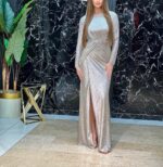 Duga sjajna haljina sa rukavima