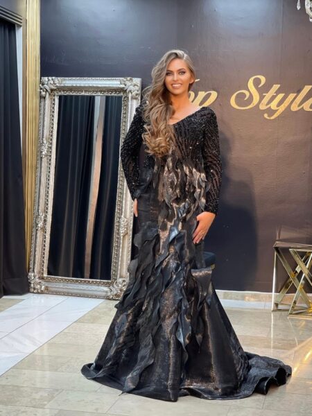 Duga haljina sirena model sa crnim kristalima na gornjem delu
