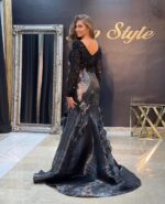 Duga haljina sirena model sa crnim kristalima na gornjem delu