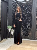 Duga plišana haljina sa cvetnim detaljem