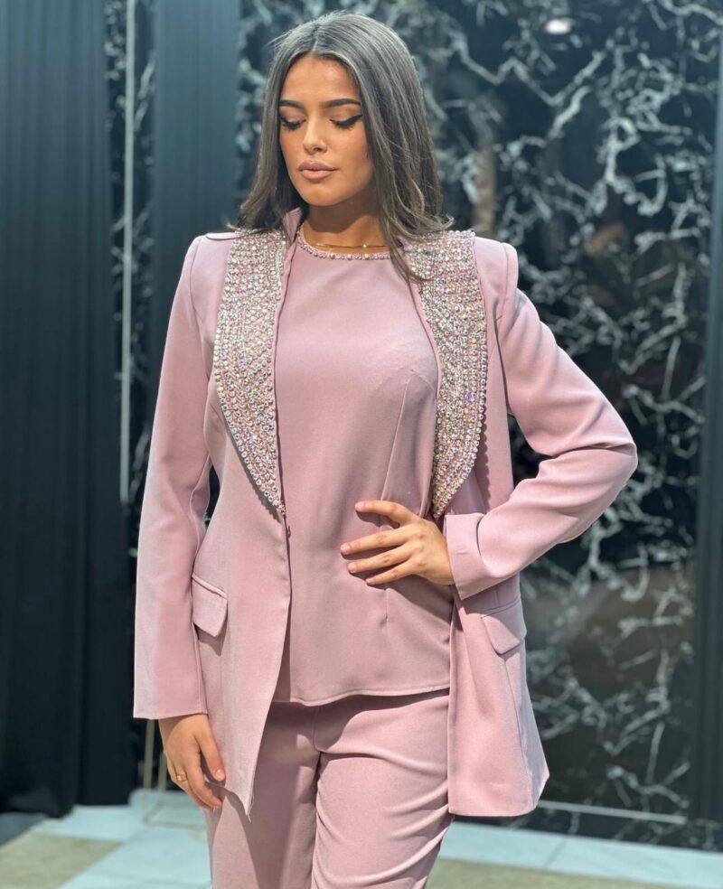 Elegantni trodelni komplet sa ručnim radom na sakou - Image 3