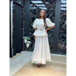 Bela glohasta haljina maxi dužine