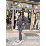 siva trenerka sa kapom