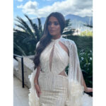 duga haljina ručni rad sa cvetnim ukrasima