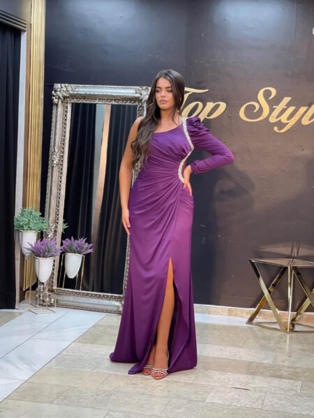 Elegantna duga haljina sa jednim rukavom