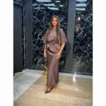 Elegantni satenski komplet sa suknjom