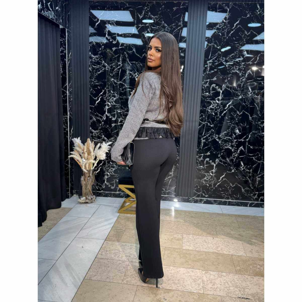 Tvid komplet sa crnim pantalonama