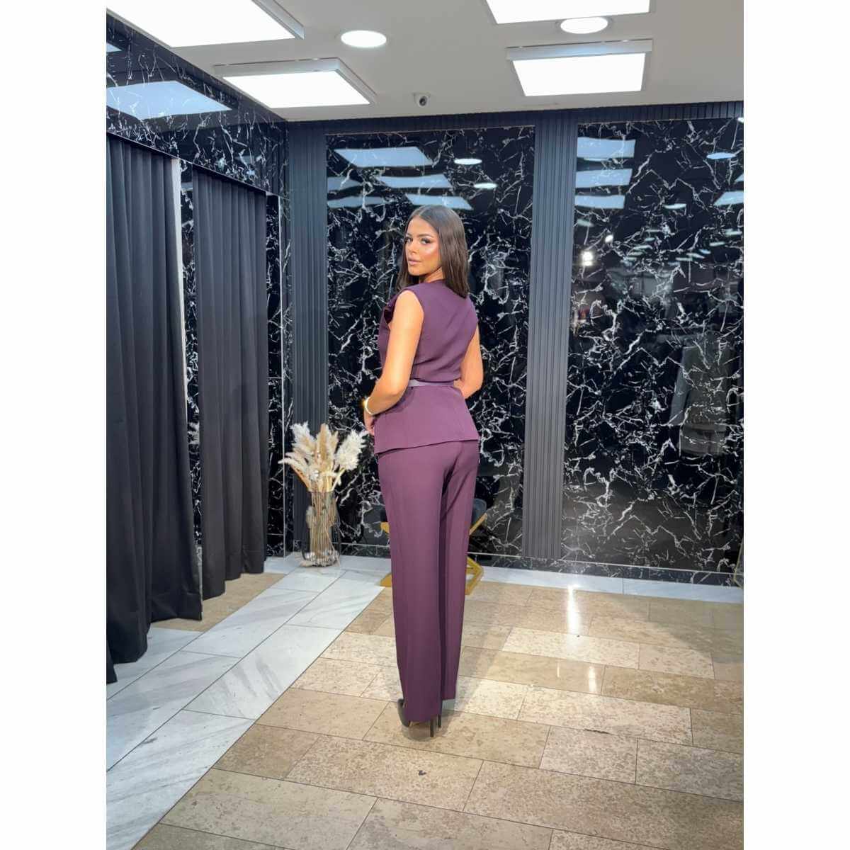 Elegantni komplet - strukirani prsluk i pantalone