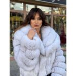 Bunda od prirodnog krzna lisice sa širokom kragnom