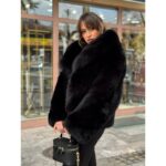 Ekskluzivna bunda od prirodnog krzna lisice sa širokim reverima