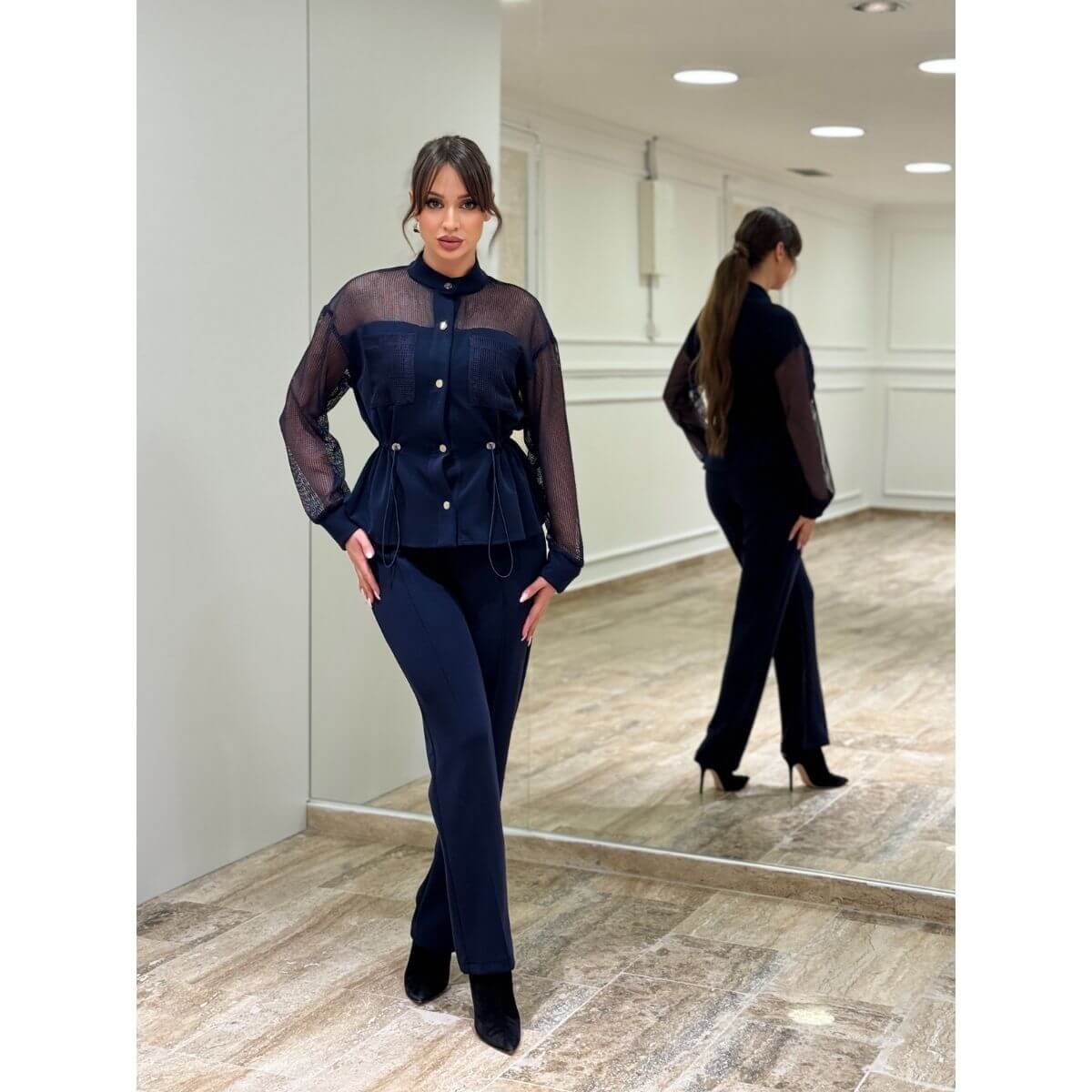 Elegantni Teget Set sa Sheer Detaljima