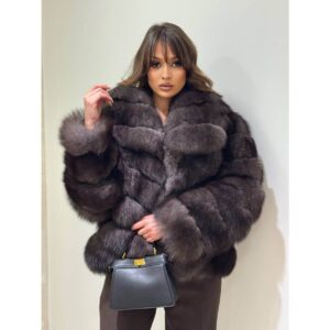 Luksuzna bunda sa bogatom kragnom