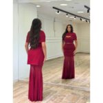Elegantna večernja haljina sa pelerinom i odvojivim tilom