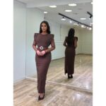 Elegantna midi haljina sa čipkom, til rukavima i pojasom