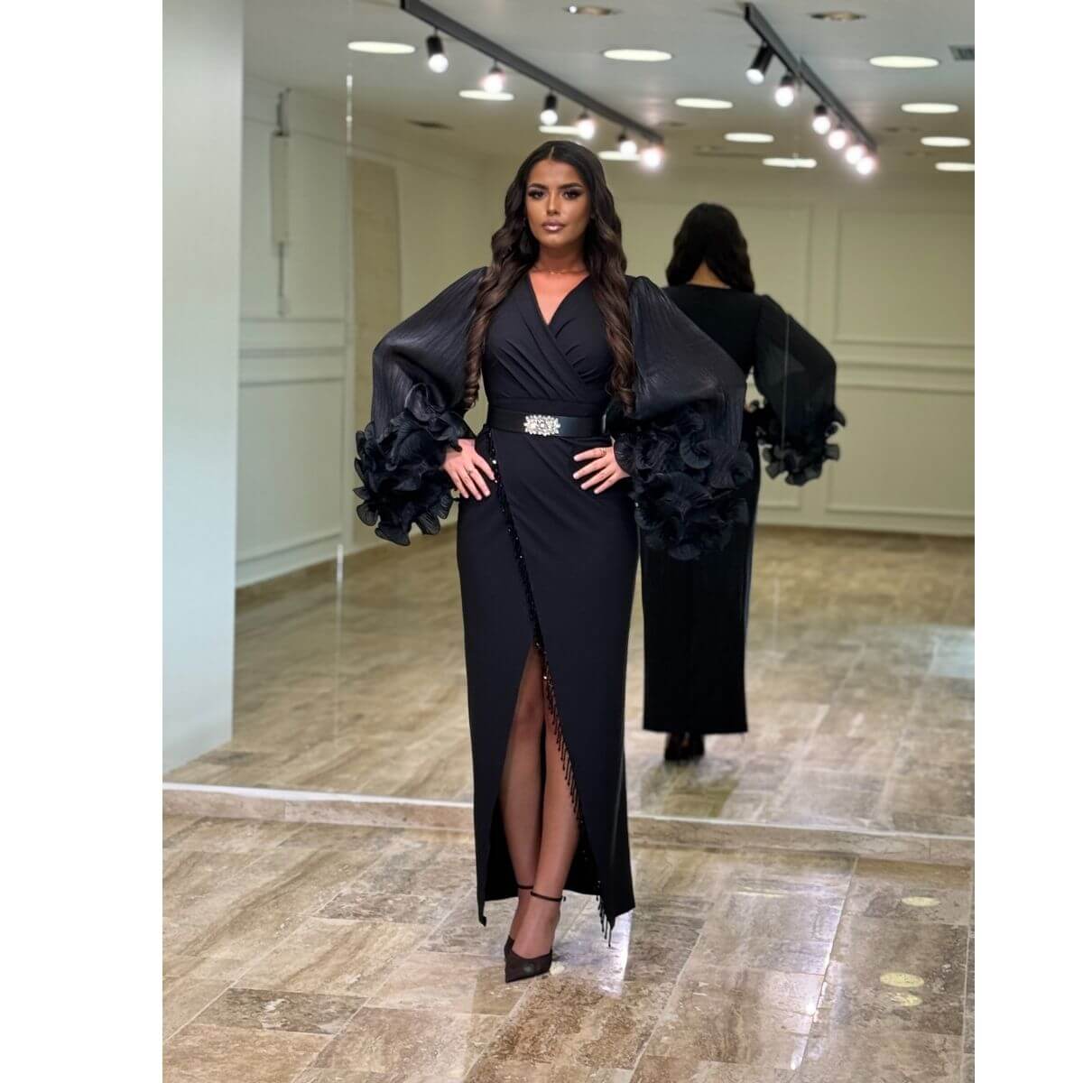 Elegantna midi haljina sa riš rukavima