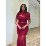 Elegantna večernja haljina sa pelerinom i odvojivim tilom