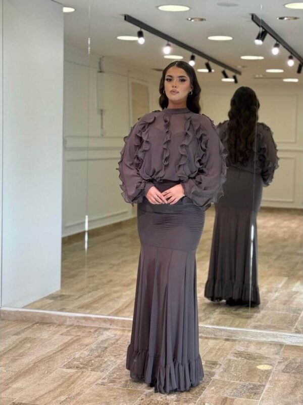 Elegantni set košulja sa karnerima i duga suknja