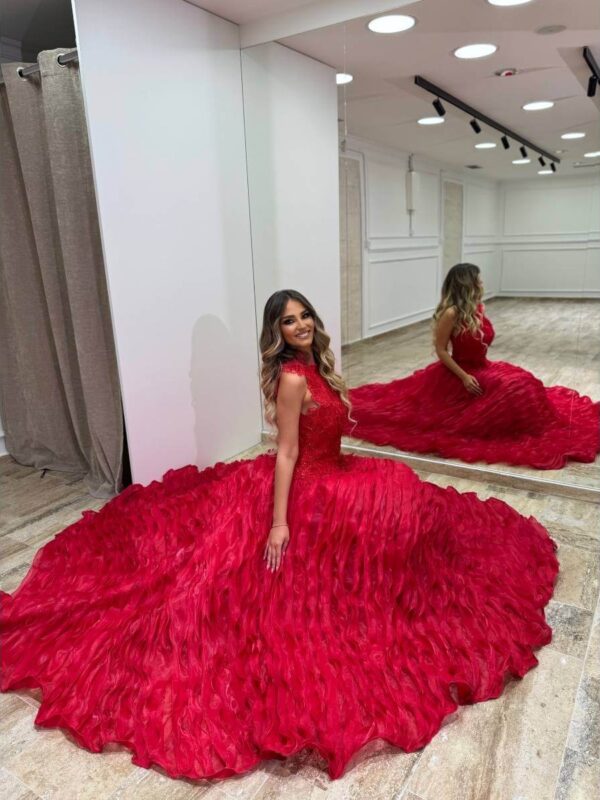 Haute couture crvena haljina