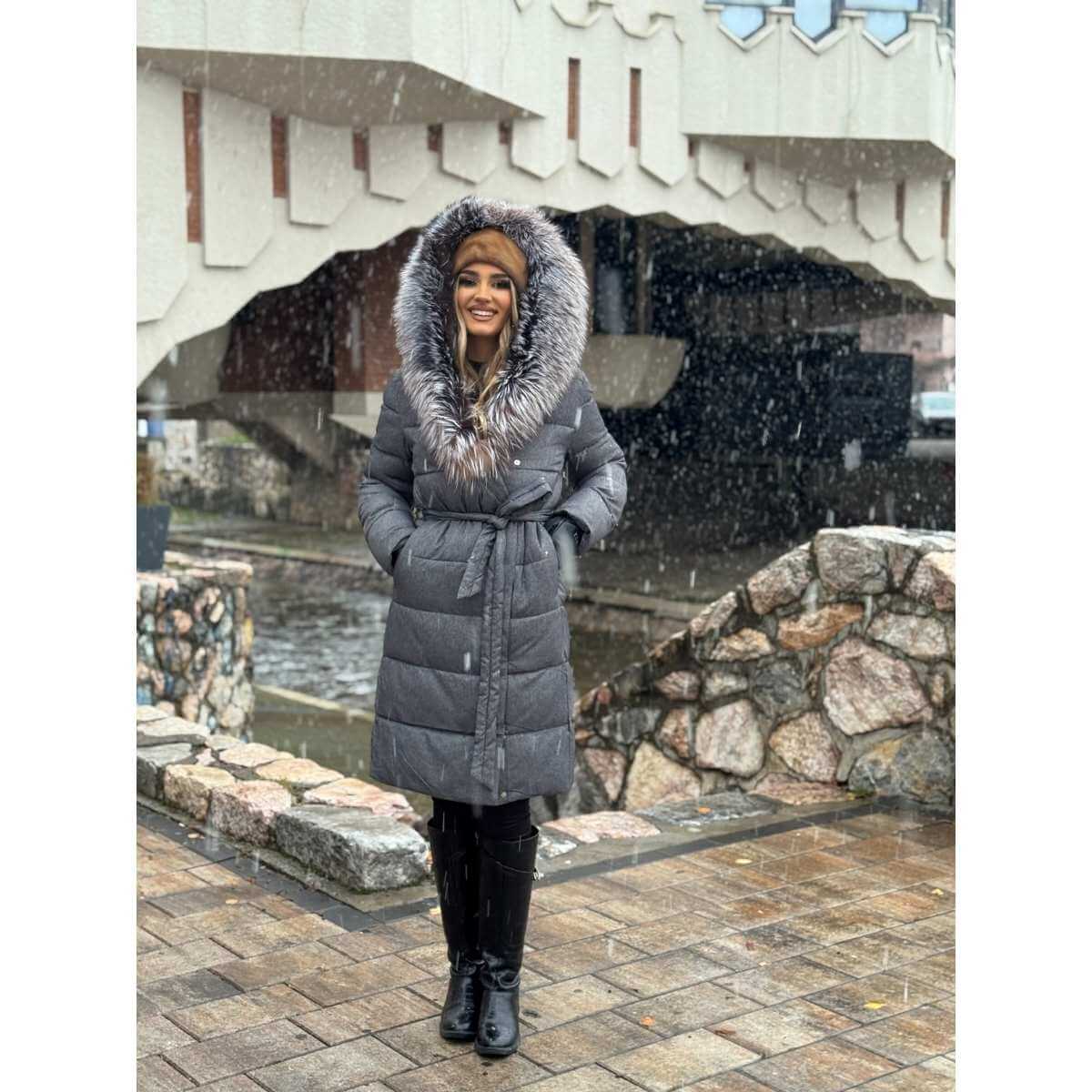 Siva zimska perjana jakna sa prirodnim krznom