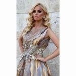 Balska haljina sa čipkom i bogatom suknjom u zlatno-bež tonovima