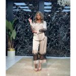 Bež komplet - košulja i široke pantalone sa čipkom