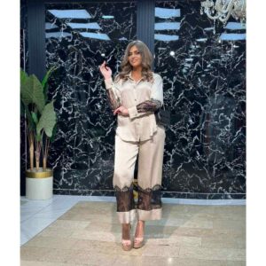 Bež komplet - košulja i široke pantalone sa čipkom