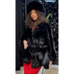 Crna bunda od nerca sa pojasom