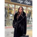 Duga elegantna ženska jakna od pliša sa luksuznim krznenim okovratnikom i pojasom