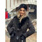 Duga elegantna ženska zimska jakna sa prirodnim krznom