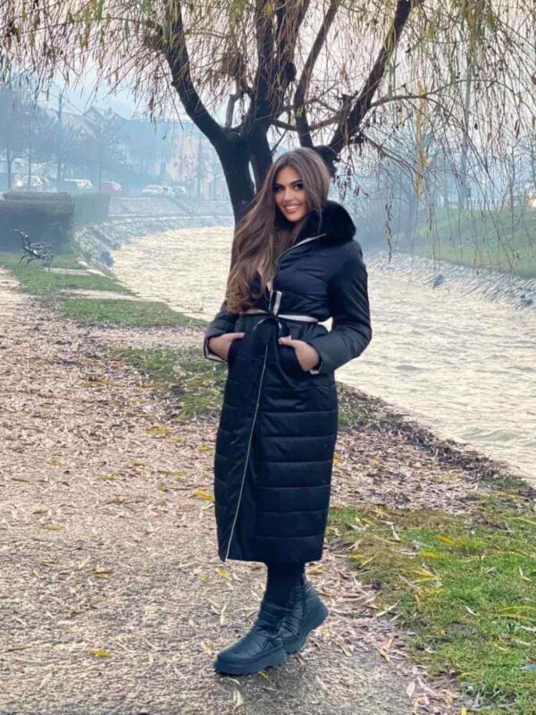 Duga zimska elegantna jakna sa kragnom od krzna lisice