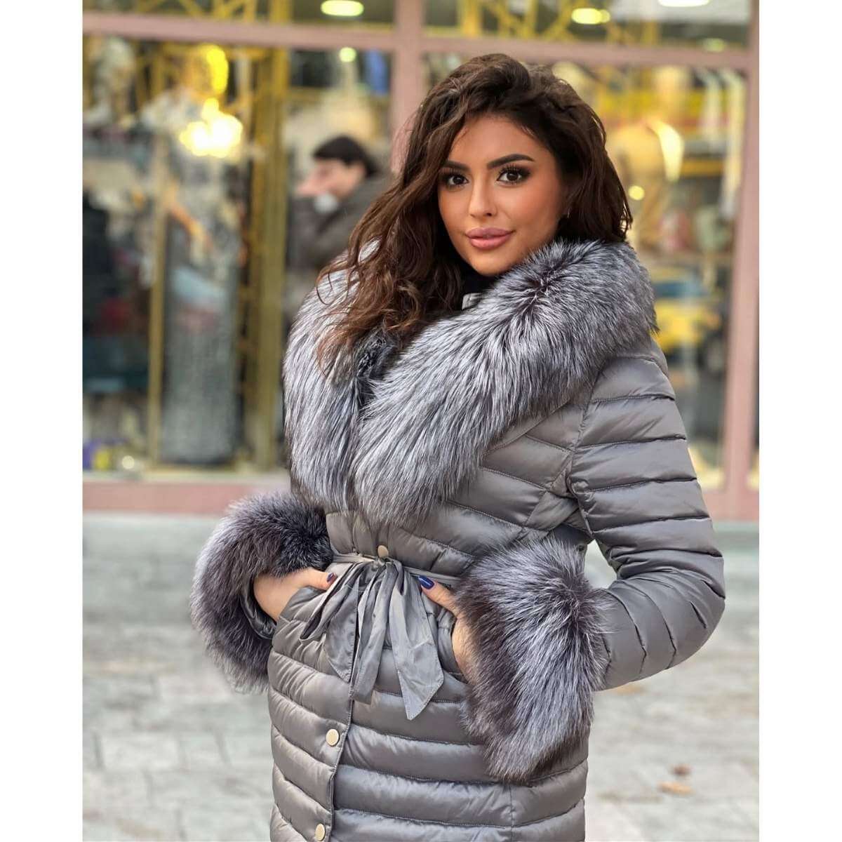 Zimska jakna srednje dužine sa luksuznim krznom – Elegant Chic