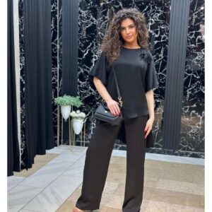 Elegantni komplet majica sa brošem i pantalone