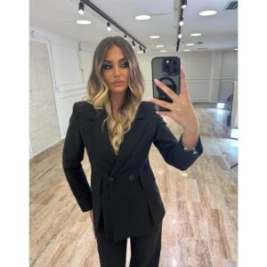 Elegantni komplet – sako sa izrezima i pantalone