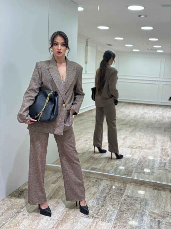 Elegantni ženski komplet – oversize sako i pantalone od tvida