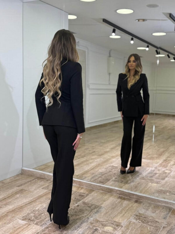 Elegantni komplet – sako sa izrezima i pantalone