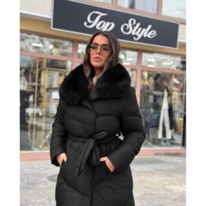 Duga jakna sa raskošnom kragnom i prirodnim krznom