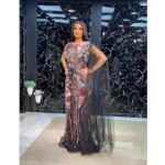Luksuzna svečana haljina sa ručnim vezom i til ogrtačem – Couture Elegance
