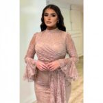 Duga čipkana haljina sa rolkom i širokim rukavima – Lace Elegance