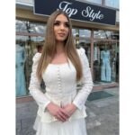 Krem komplet – čipkani sako i maksi suknja sa riševima