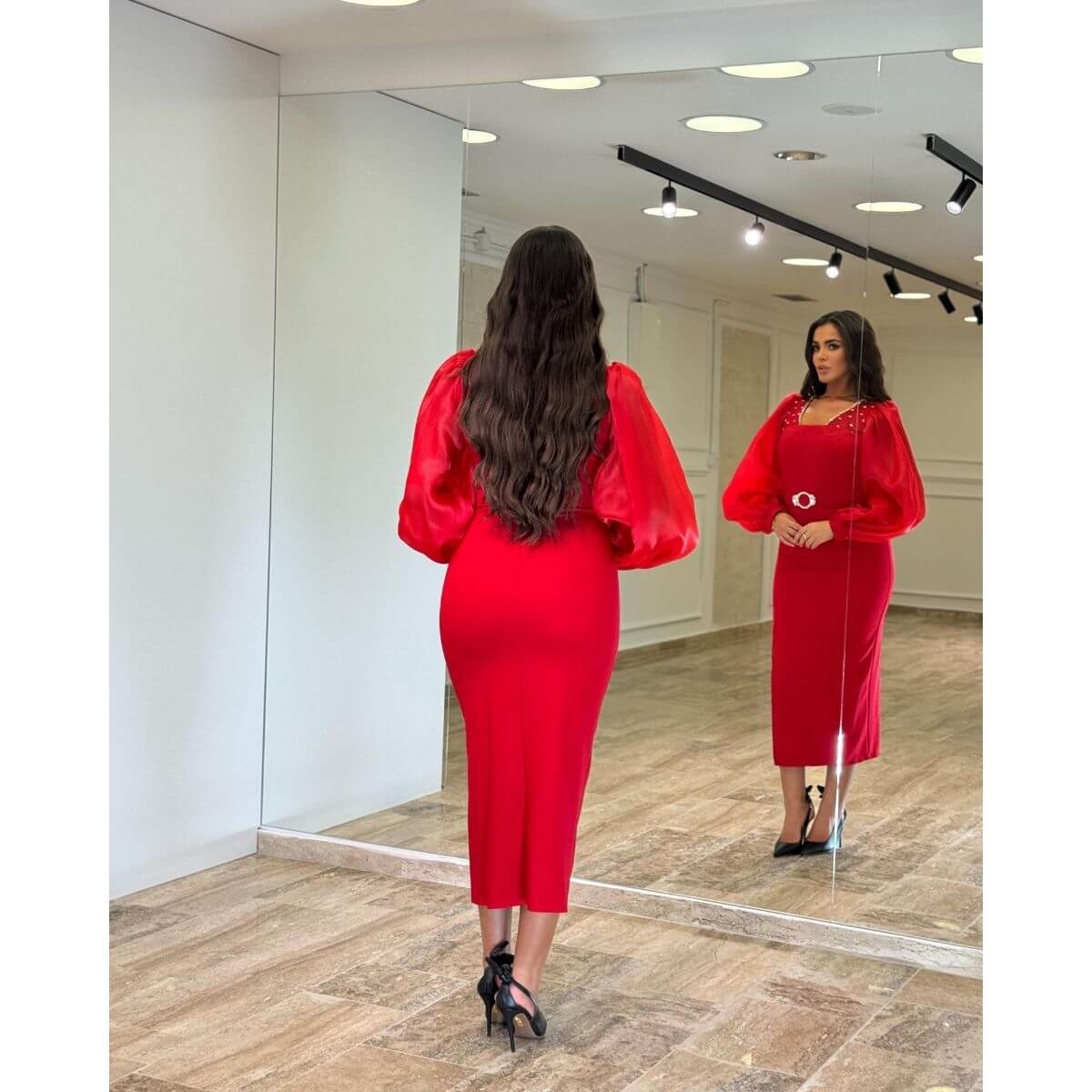 Elegantna midi haljina sa puf rukavima i ukrasnim detaljima