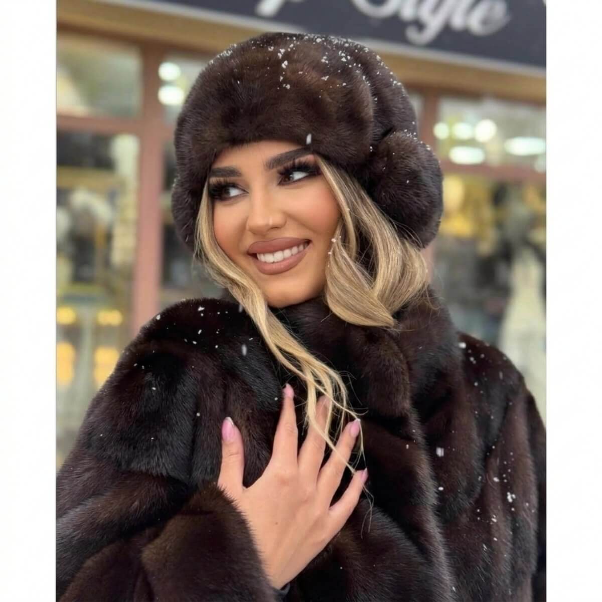 Ženska šubara od prirodnog krzna nerca - Slika 4