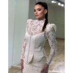 Multifunkcionalna Ivory haljina sa transformabilnim korsetom i čipkom